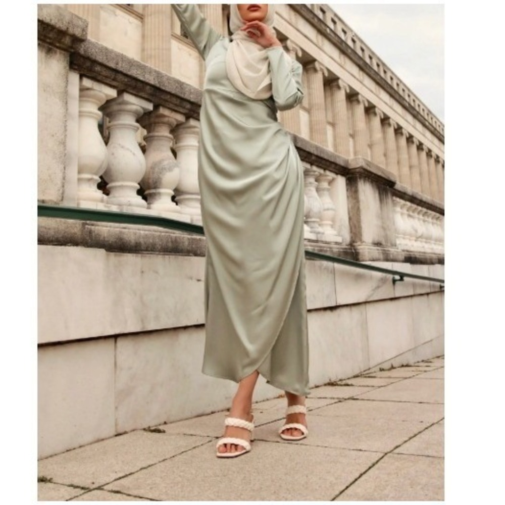 Niswa Fashion Women's Mint Adrianna Ruched Satin Maxi Dress Size L / 56 NWT